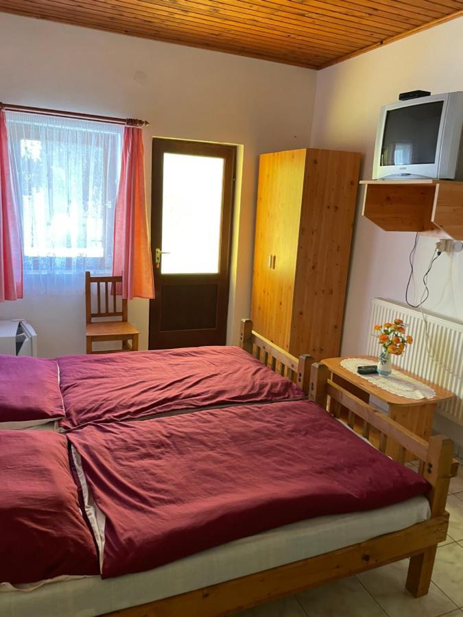 Zsuzsa Apartman Apartman Poroszló Kültér fotó
